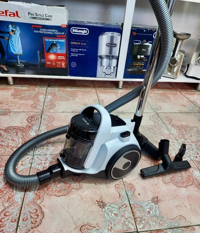 جاروبرقی مخزن دار بوش bgs05a222